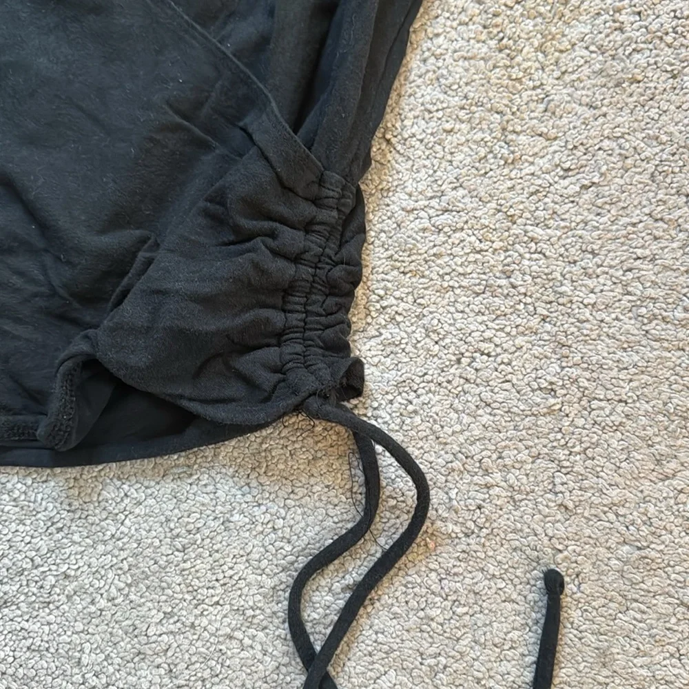 Hollister Baby Tee - Picture 4 of 5